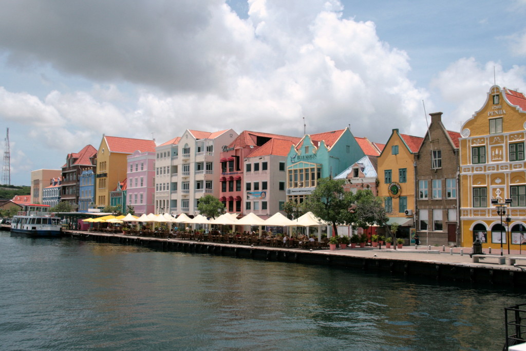 Curacao-Handelskade-Willemstad