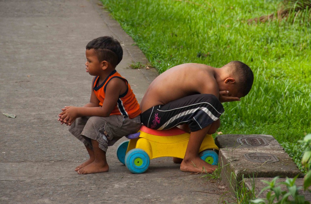 Costa Rica-Tortuguero-kinderen-reisfoto
