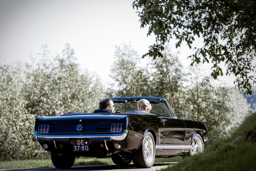 Trouwdag-Ford Mustang-bruiloft